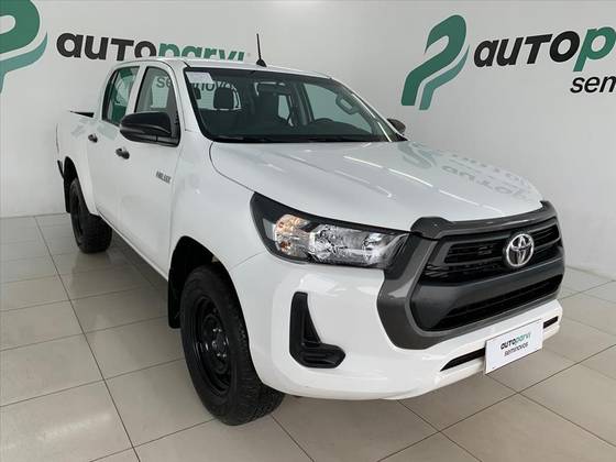 TOYOTA HILUX 2.8 D-4D TURBO DIESEL CD POWER PACK 4X4 MANUAL TOYOTA HILUX 2.8 D-4D TURBO DIESEL CD POWER PACK 4X4 MANUAL